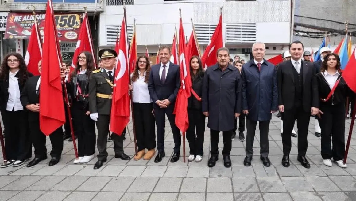 29 Ekim Cumhuriyet Bayramı münasebetiyle Çelenk Sunma Töreni gerçekleştirildi