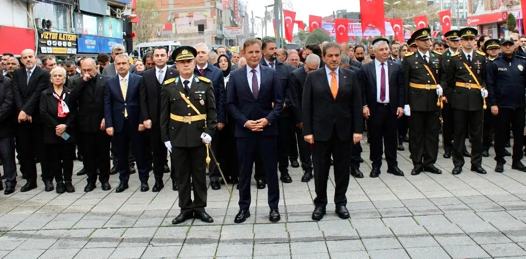 29 Ekim Cumhuriyet Bayramı münasebetiyle Çelenk Sunma Töreni gerçekleştirildi