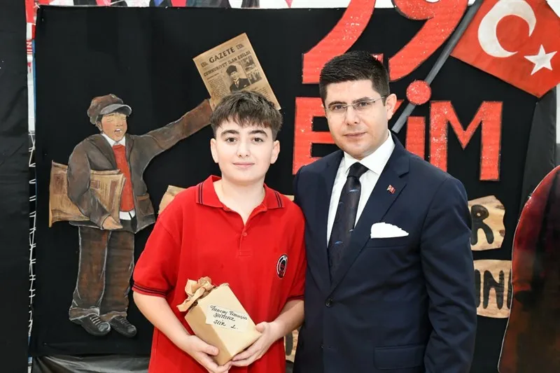 Gülyalı'da 29 Ekim Cumhuriyet Bayramı çeşitli etkinliklerle ve coşkuyla kutlandı