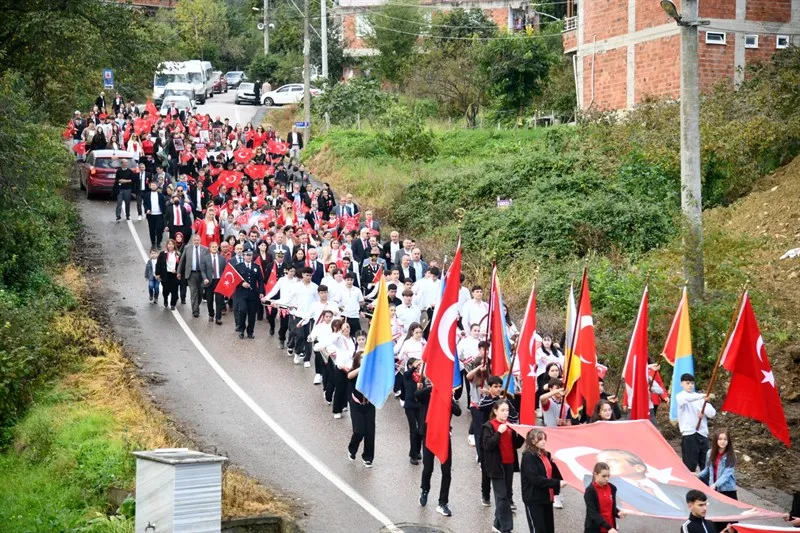 Gülyalı'da 29 Ekim Cumhuriyet Bayramı çeşitli etkinliklerle ve coşkuyla kutlandı