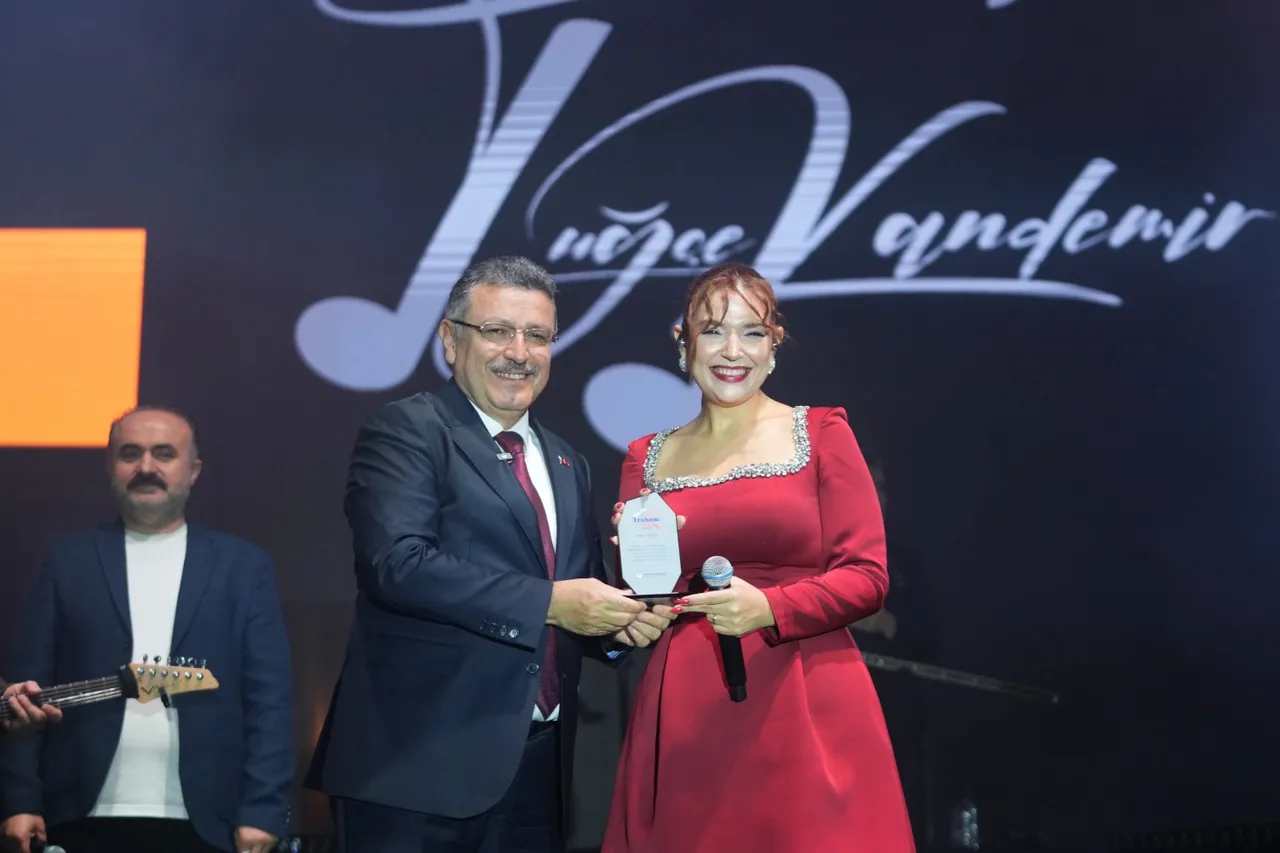 Tuğçe Kandemir Trabzon’da Gastronomi Festivali coşkusunu zirveye taşıdı