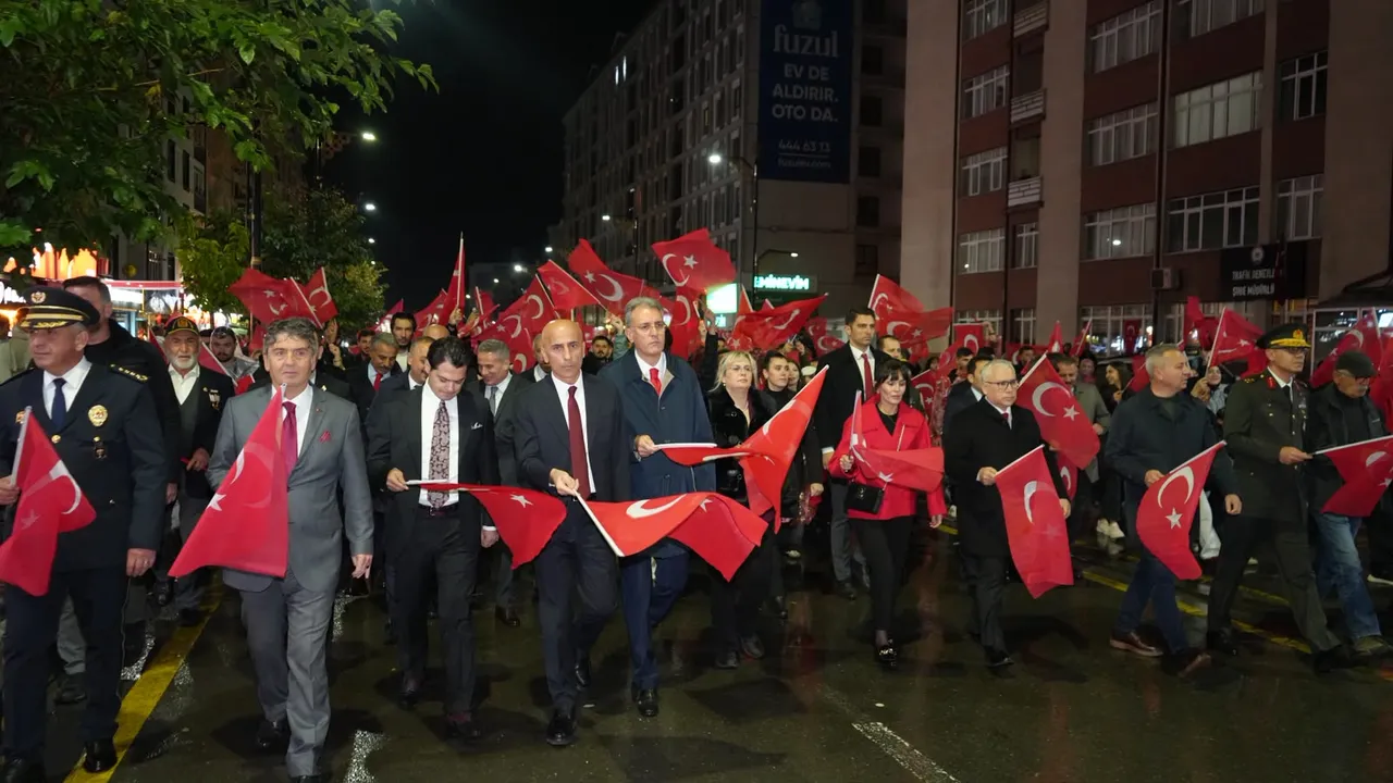 Cumhuriyet'in 103. Yılında millî birlik ve beraberlik yürüyüşü