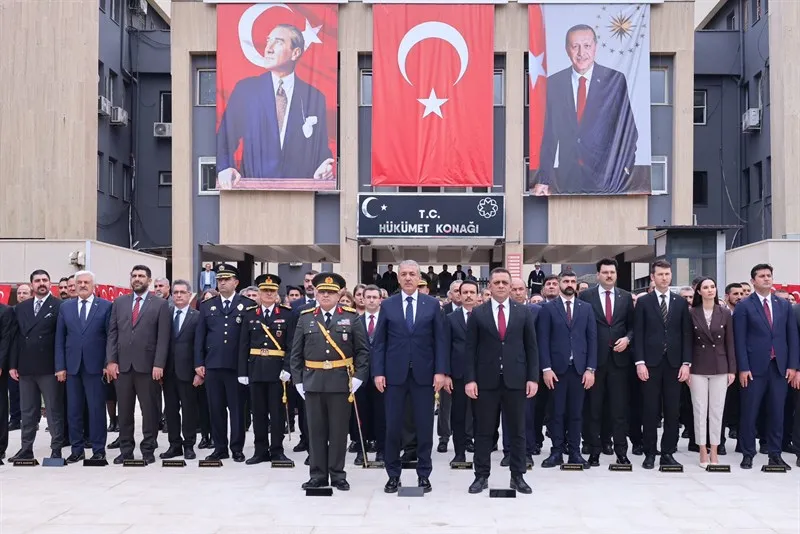 29 Ekim Cumhuriyet Bayramı çelenk sunma töreni
