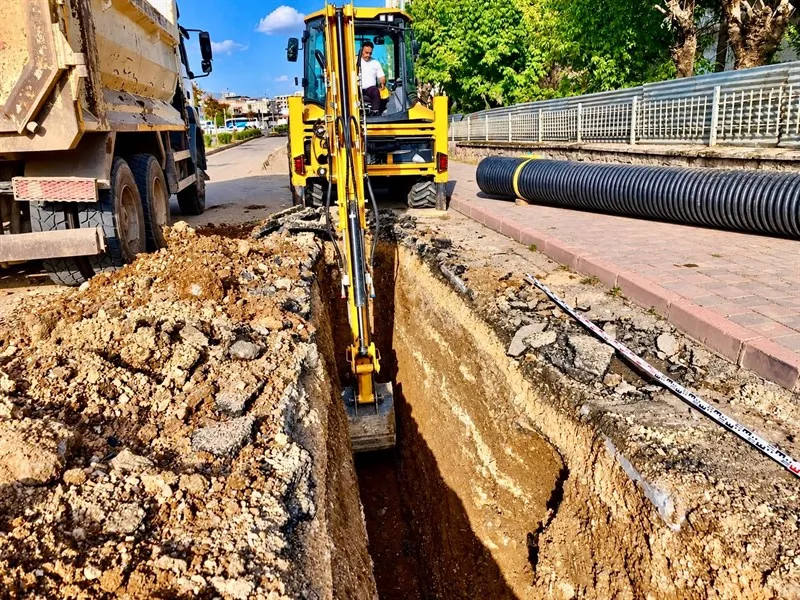 Siirt’te 350 metrelik kanalizasyon hattı yenilendi