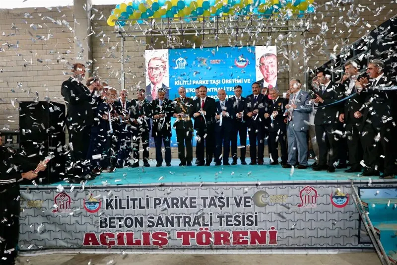 Siirt’te kilitli parke taşı üretim ve beton Santrali Tesisi hizmete açıldı