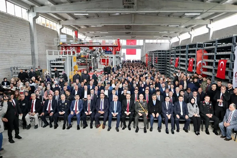 Siirt’te kilitli parke taşı üretim ve beton Santrali Tesisi hizmete açıldı