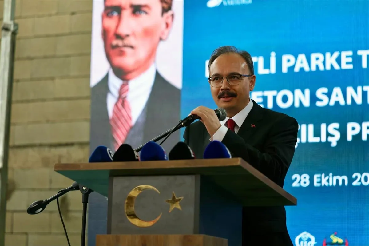Siirt’te kilitli parke taşı üretim ve beton Santrali Tesisi hizmete açıldı