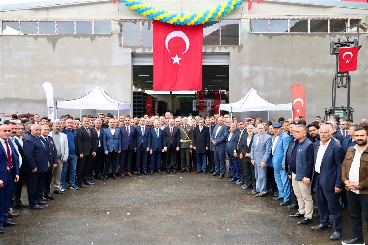 Siirt’te kilitli parke taşı üretim ve beton Santrali Tesisi hizmete açıldı