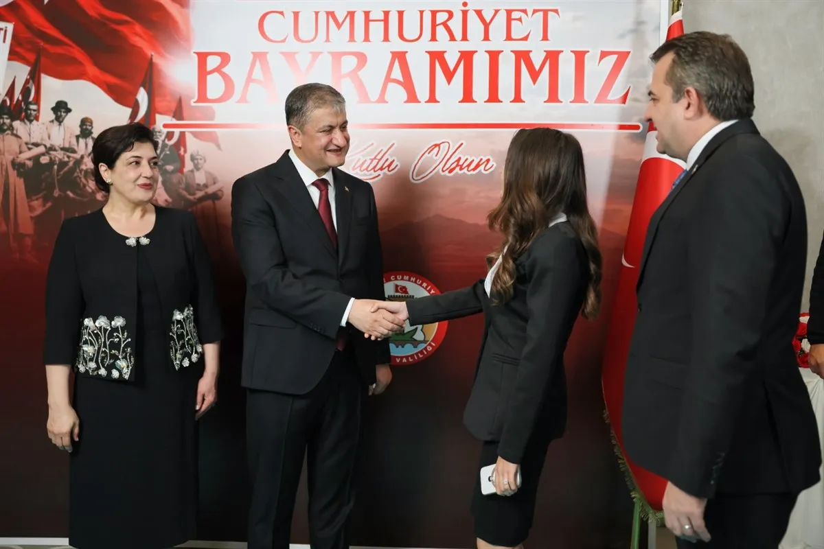 Vali Yavuz ve eşi Süreyya Yavuz’nin ev sahipliğinde Cumhuriyet Resepsiyonu düzenlendi