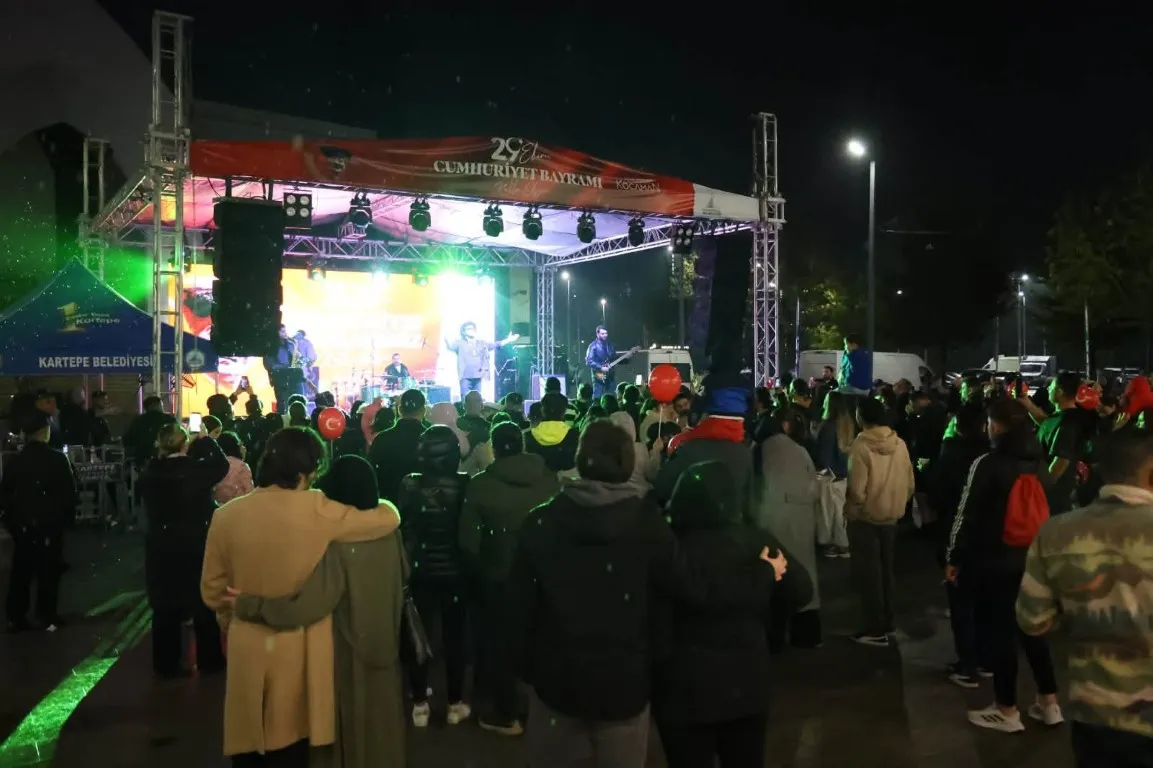 Kent Meydanı’nda 103. yıl coşkusu