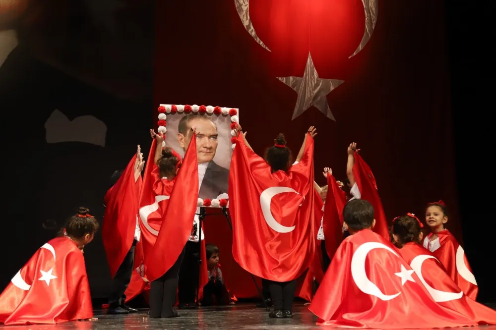 Es Çocuk Evinde Cumhuriyet coşkusu