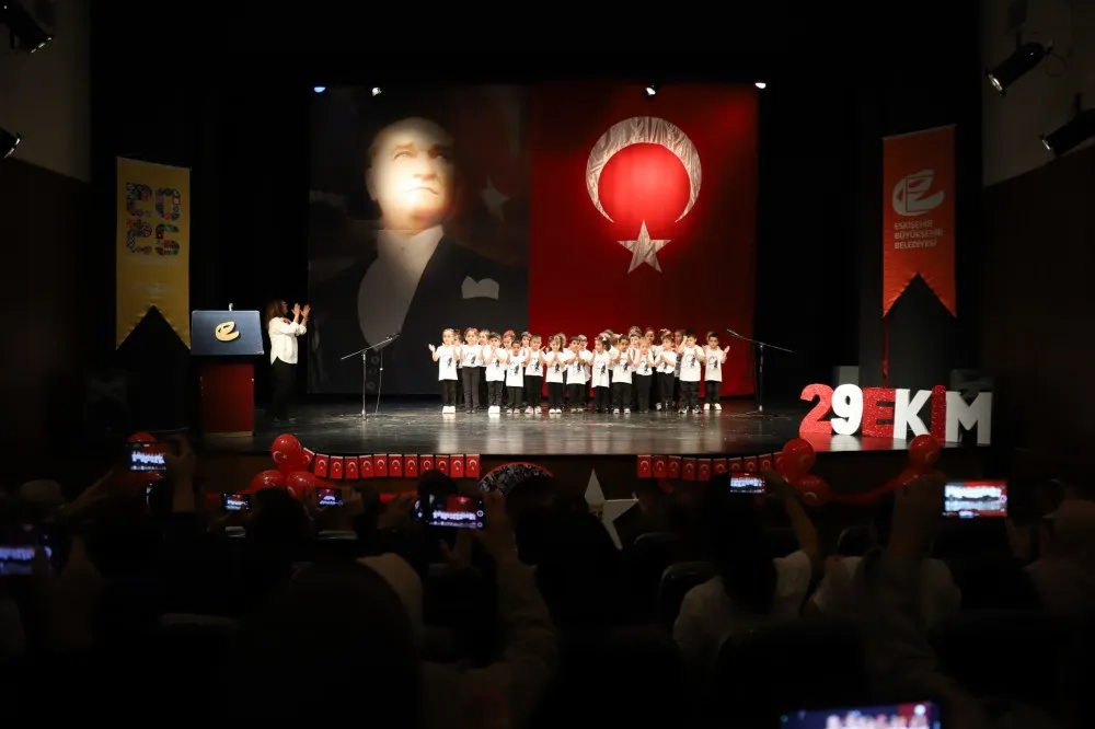 Es Çocuk Evinde Cumhuriyet coşkusu