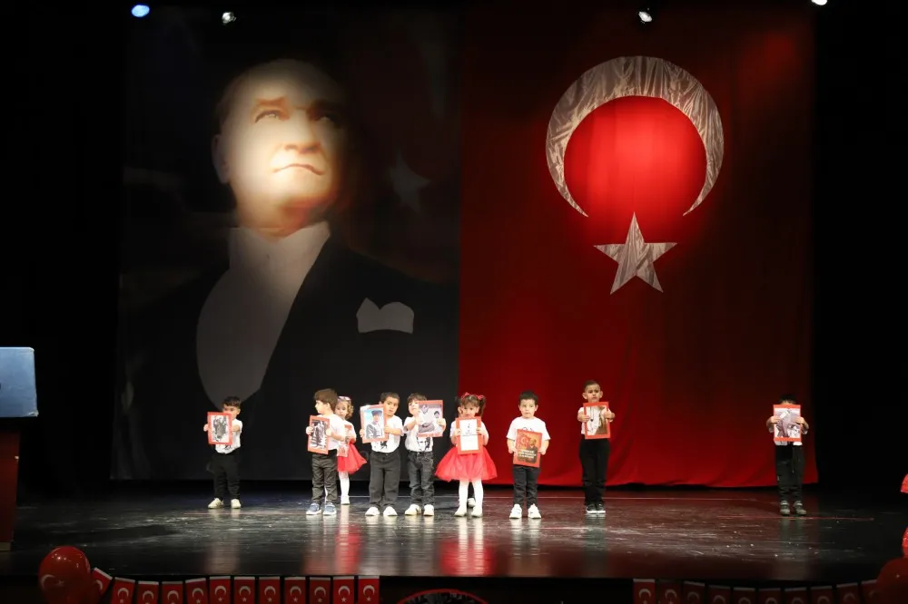 Es Çocuk Evinde Cumhuriyet coşkusu