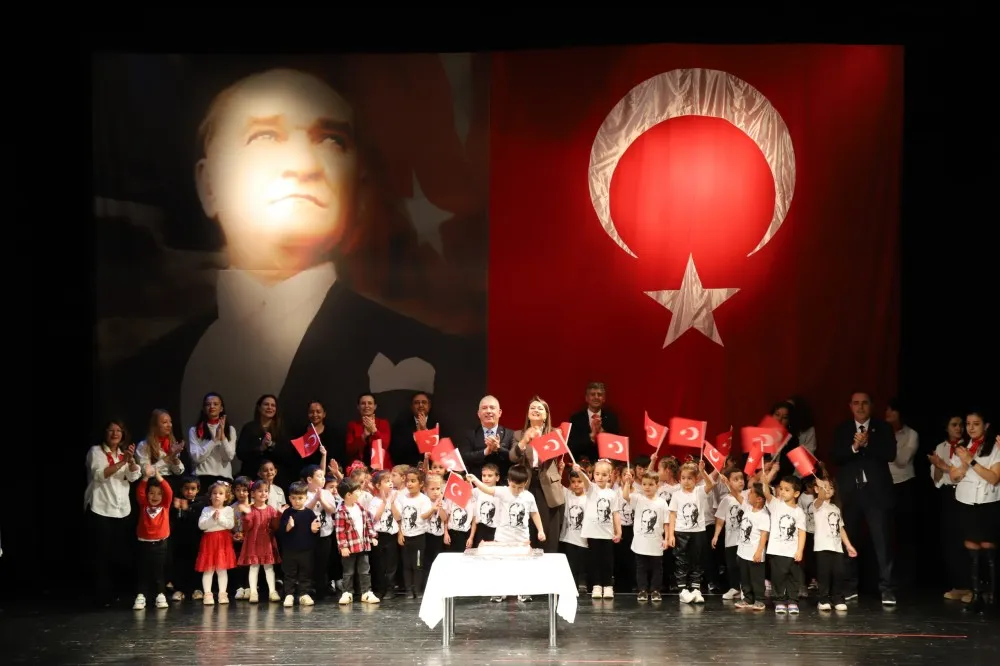 Es Çocuk Evinde Cumhuriyet coşkusu