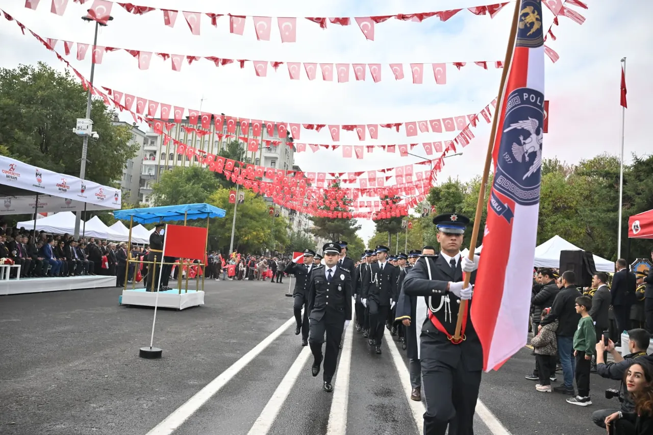 Diyarbakır’da 29 Ekim Cumhuriyet Bayramı coşkuyla kutlandı