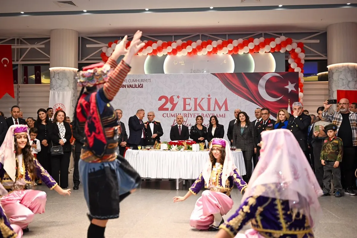 Cumhuriyet'in 103'üncü yılı büyük bir coşkuyla kutlandı