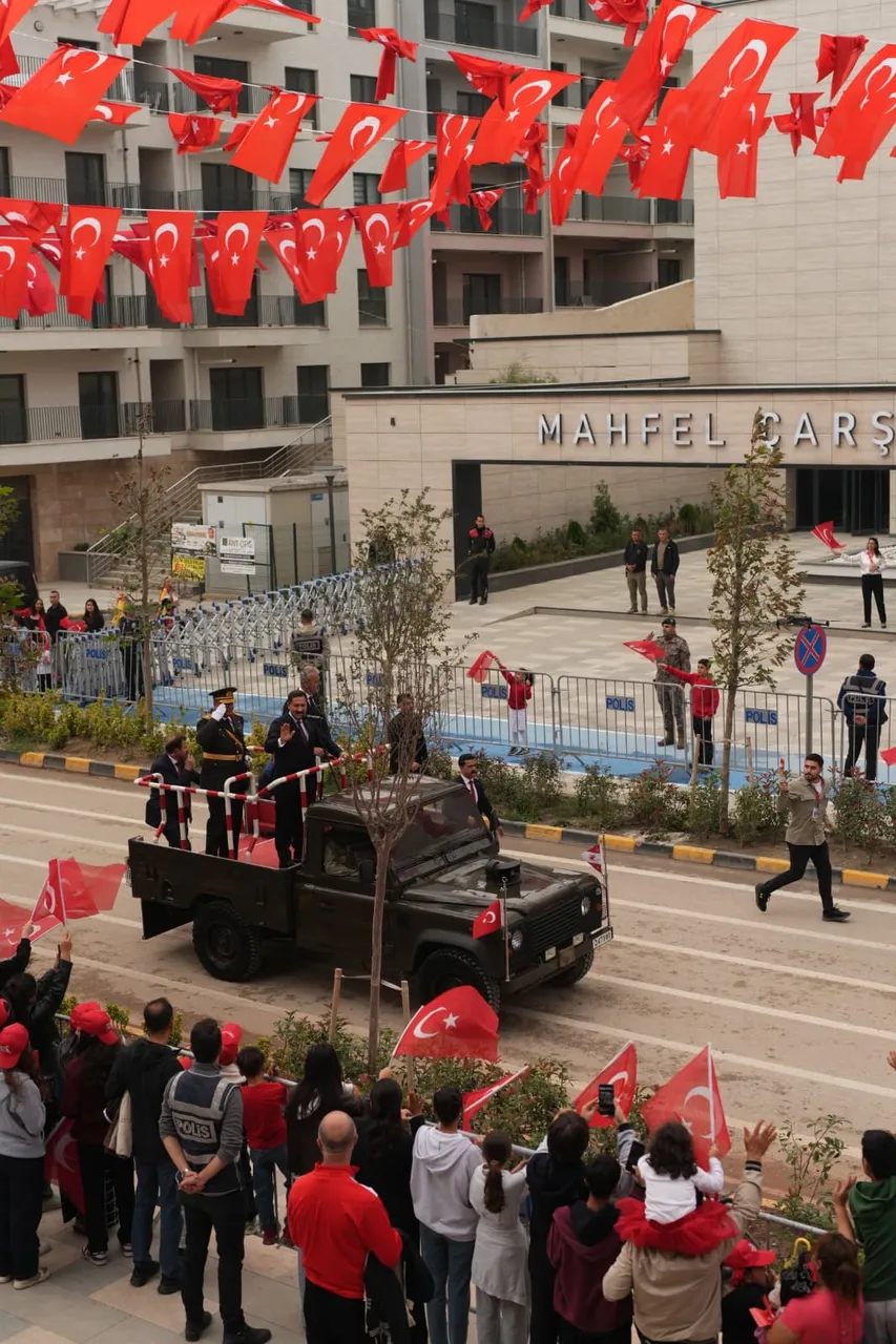 Cumhuriyet'in 103. yıl coşkusu, yeniden hayat bulan Atatürk Caddemizde yaşandı