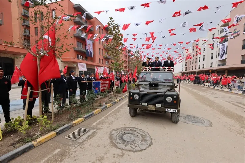 Cumhuriyet'in 103. yıl coşkusu, yeniden hayat bulan Atatürk Caddemizde yaşandı