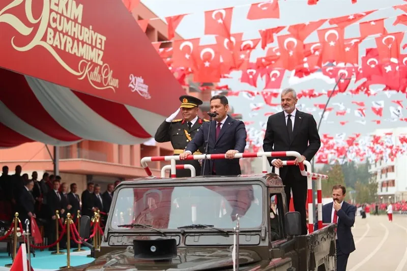 Cumhuriyet'in 103. yıl coşkusu, yeniden hayat bulan Atatürk Caddemizde yaşandı