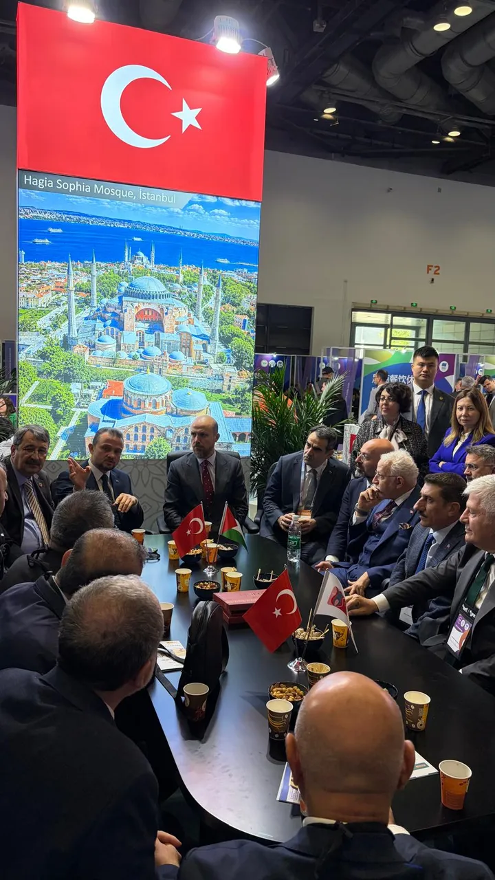 Kilis 7 Aralık Üniversitesi Rektörü Akman, CACIE-CEE 2026 Uluslararası Eğitim Fuarı’na katıldı