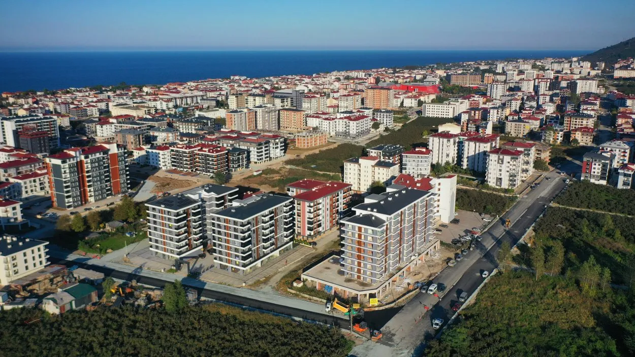 Büyükşehirden Cumhuriyet’e sıcak asfalt