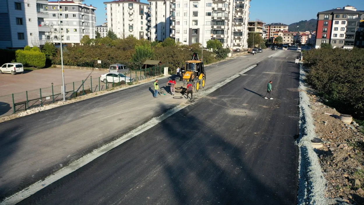 Büyükşehirden Cumhuriyet’e sıcak asfalt
