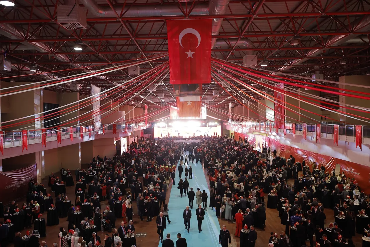 Başkan Büyükkılıç, Cumhuriyet'in 103. yıl coşkusunu resepsiyonda paylaştı