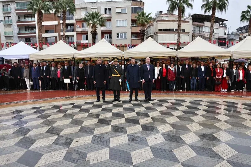29 Ekim Cumhuriyet Bayramı çelenk sunma töreni