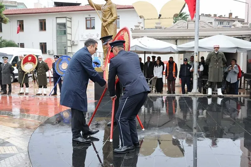 29 Ekim Cumhuriyet Bayramı çelenk sunma töreni