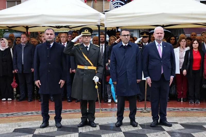 29 Ekim Cumhuriyet Bayramı çelenk sunma töreni