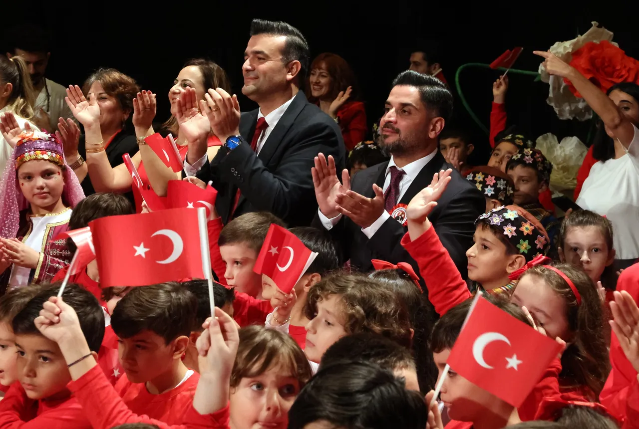 Öğrencilerden Cumhuriyet Bayramı’na gösteriler