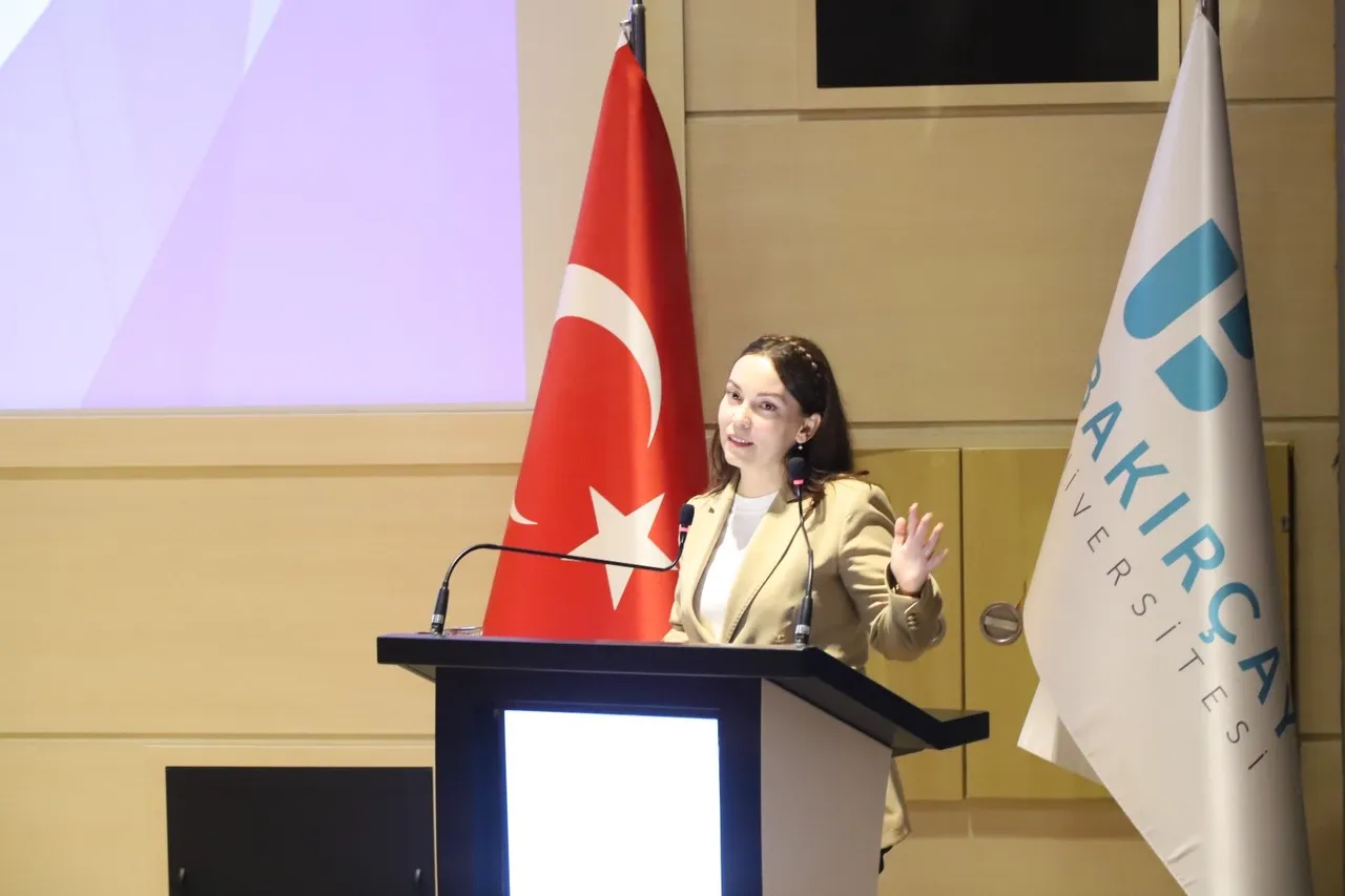 İzmir Bakırçay Üniversitesinde “21. Yüzyıl Yetkinlikleri” semineri düzenlendi