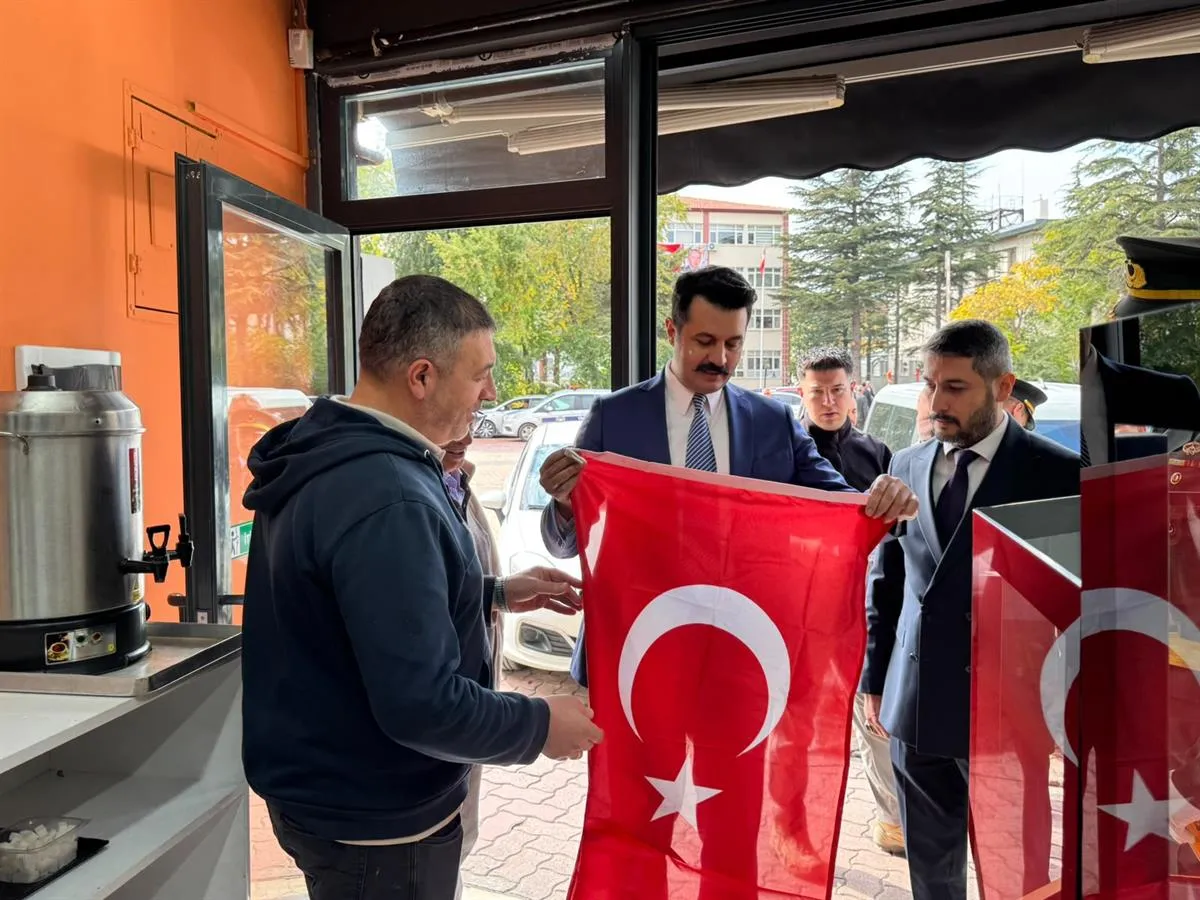 Cumhuriyet'in 103. yılı, çelenk sunma töreniyle kutlandı. 2026