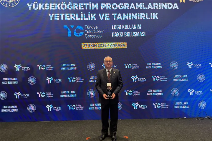 Trakya Üniversitesi, TYÇ logosu kullanım hakkında Türkiye’de ilk 30 üniversite arasında