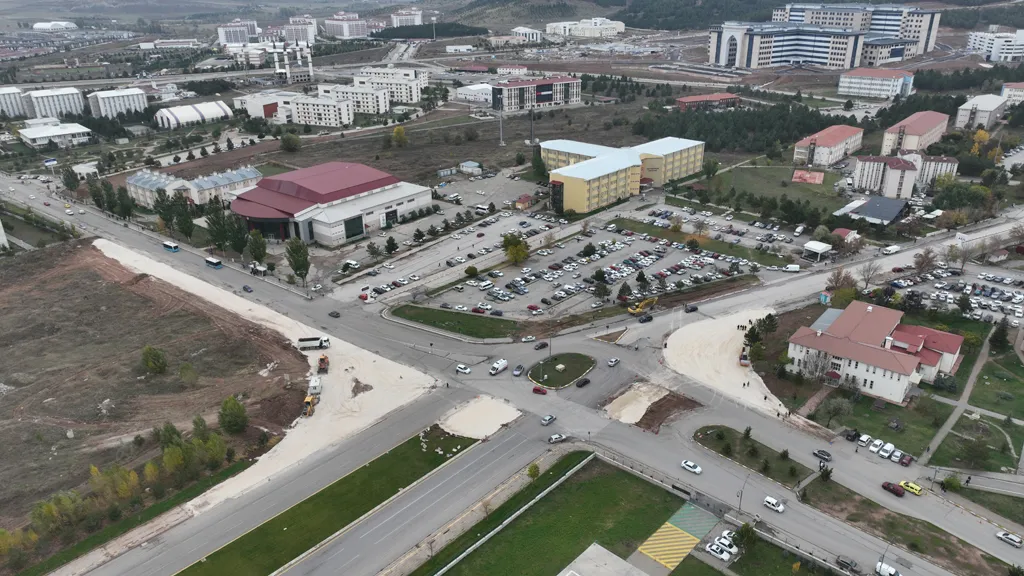 Sivas'ın geleceğine yön veren projeler hız kesmeden devam ediyor
