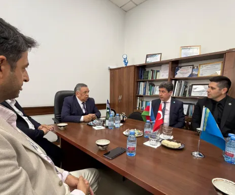 Ebulfez Süleymanlı, Türk Barometresi 2026 araştırmasını Özbekistan’da tanıttı