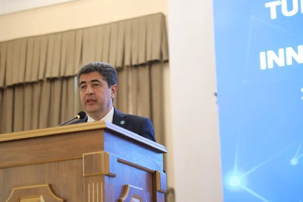 Ebulfez Süleymanlı, Türk Barometresi 2026 araştırmasını Özbekistan’da tanıttı
