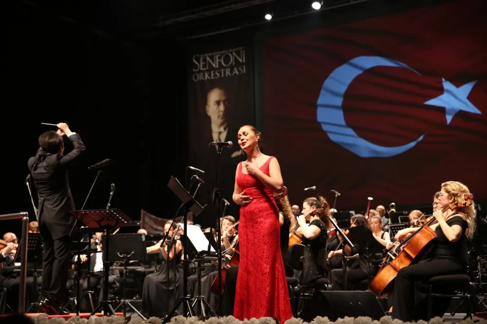 Cumhuriyet'in 103. Yılı sanat ve müzikle kutlandı