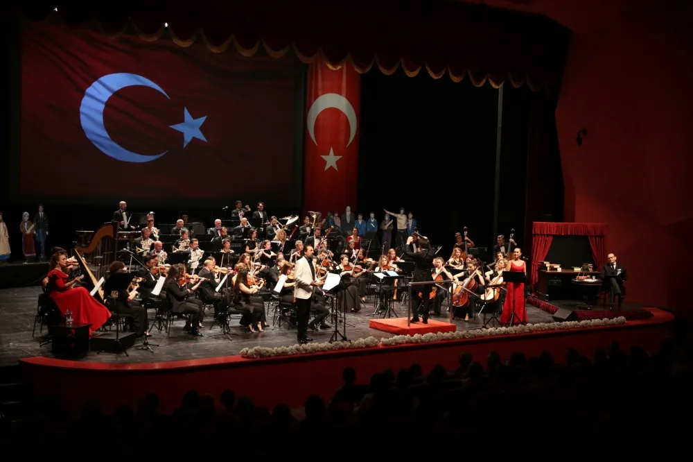 Cumhuriyet'in 103. Yılı sanat ve müzikle kutlandı