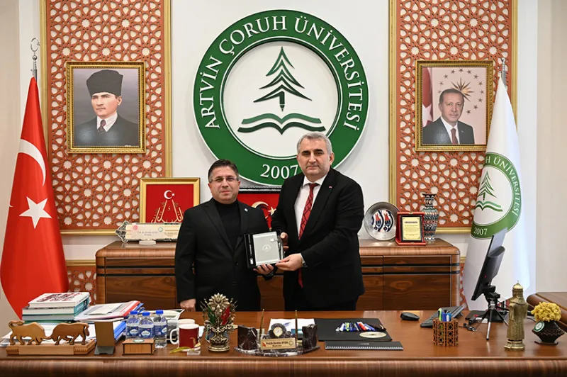 Balıkesir Üniversitesi Rektörü Oğurlu, Artvin Çoruh Üniversitesi Rektörü Aydın’ı ziyaret etti