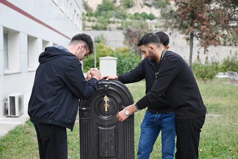 Artvin Çoruh Üniversitesi yerleşkelerinde altyapı ve yaşam alanlarına yönelik iyileştirme çalışmaları devam ediyor