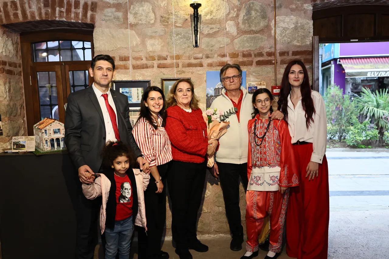 Silivri’nin Kültürel Mirası Sergisi Oğuz Aral Sanat Galerisi’nde açıldı