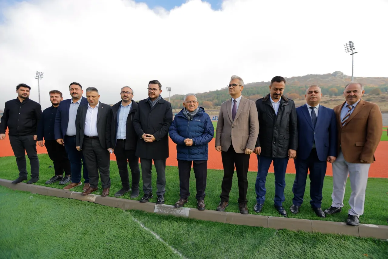 Başkan Büyükkılıç: Erciyes’e atletizm pisti kazandırdık