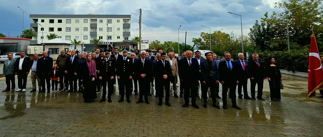 29 Ekim Cumhuriyet Bayramı çelenk sunma töreni