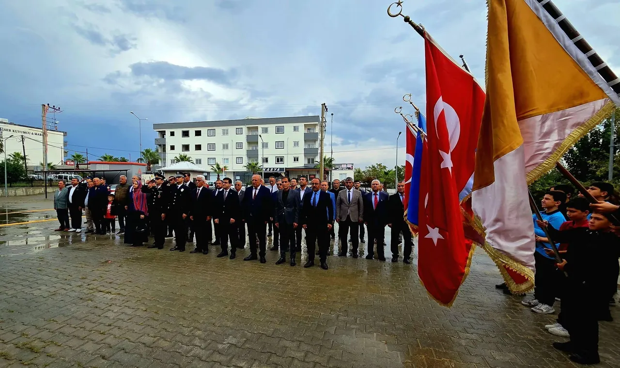 29 Ekim Cumhuriyet Bayramı çelenk sunma töreni