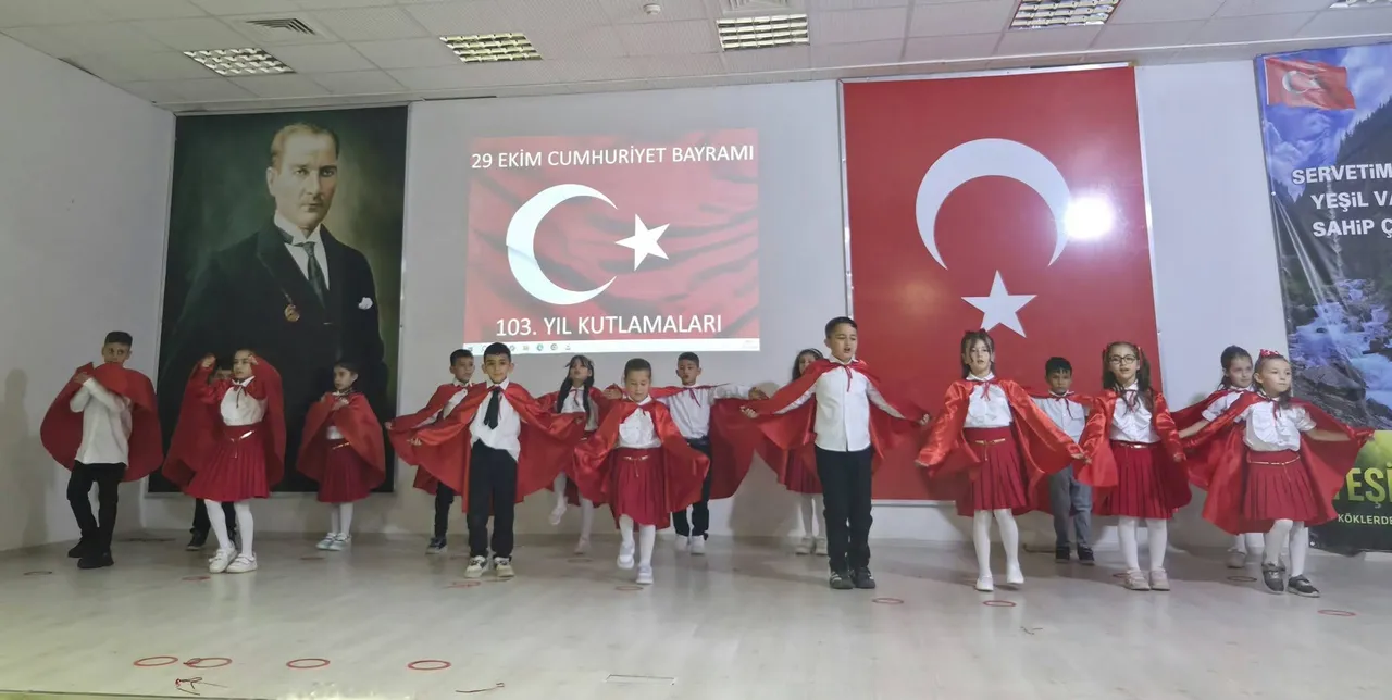 29 Ekim Cumhuriyet Bayramı ilçesinde Çoşkuyla kutlandı