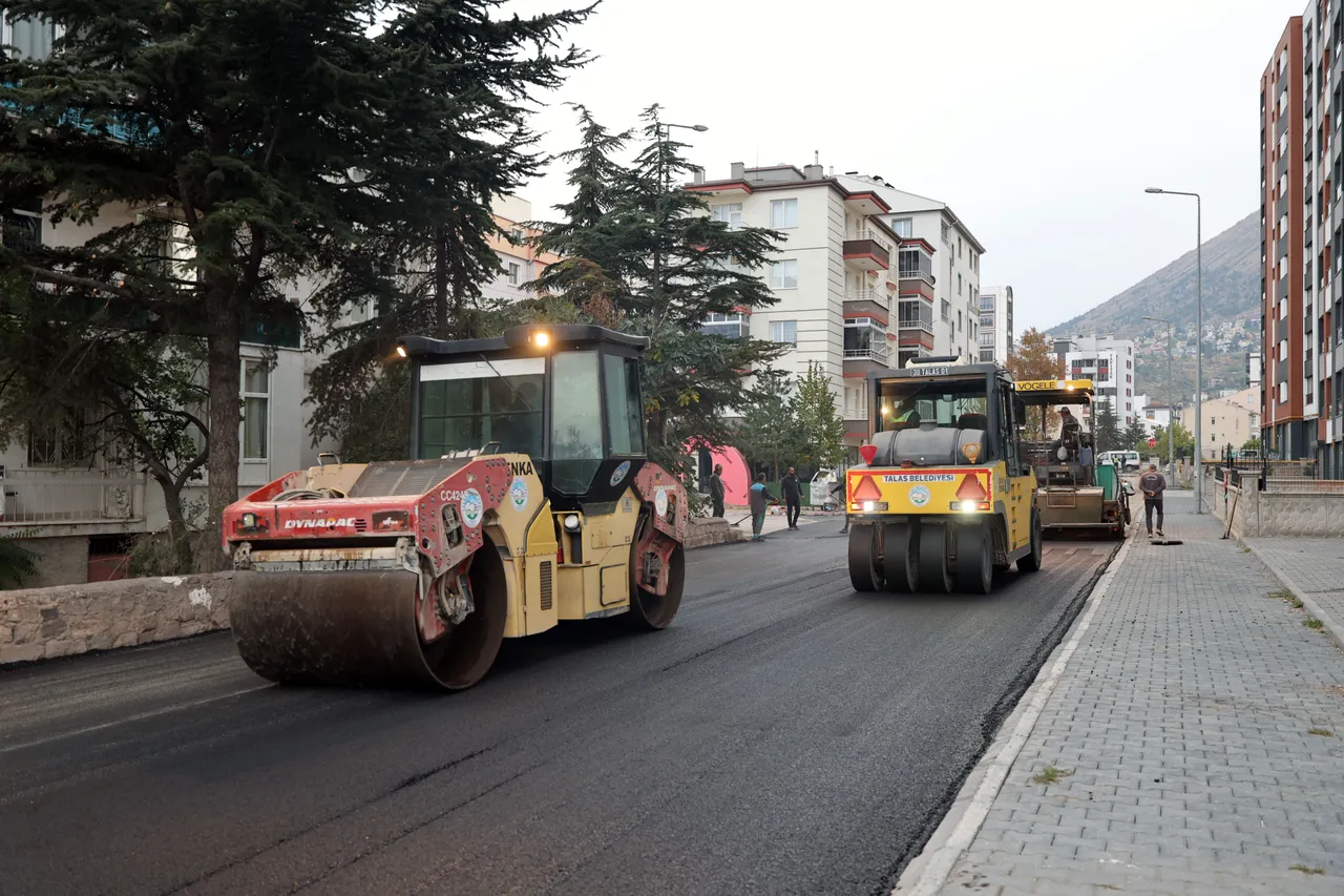 Talas Bahçelievler'de 750 ton sıcak asfalt