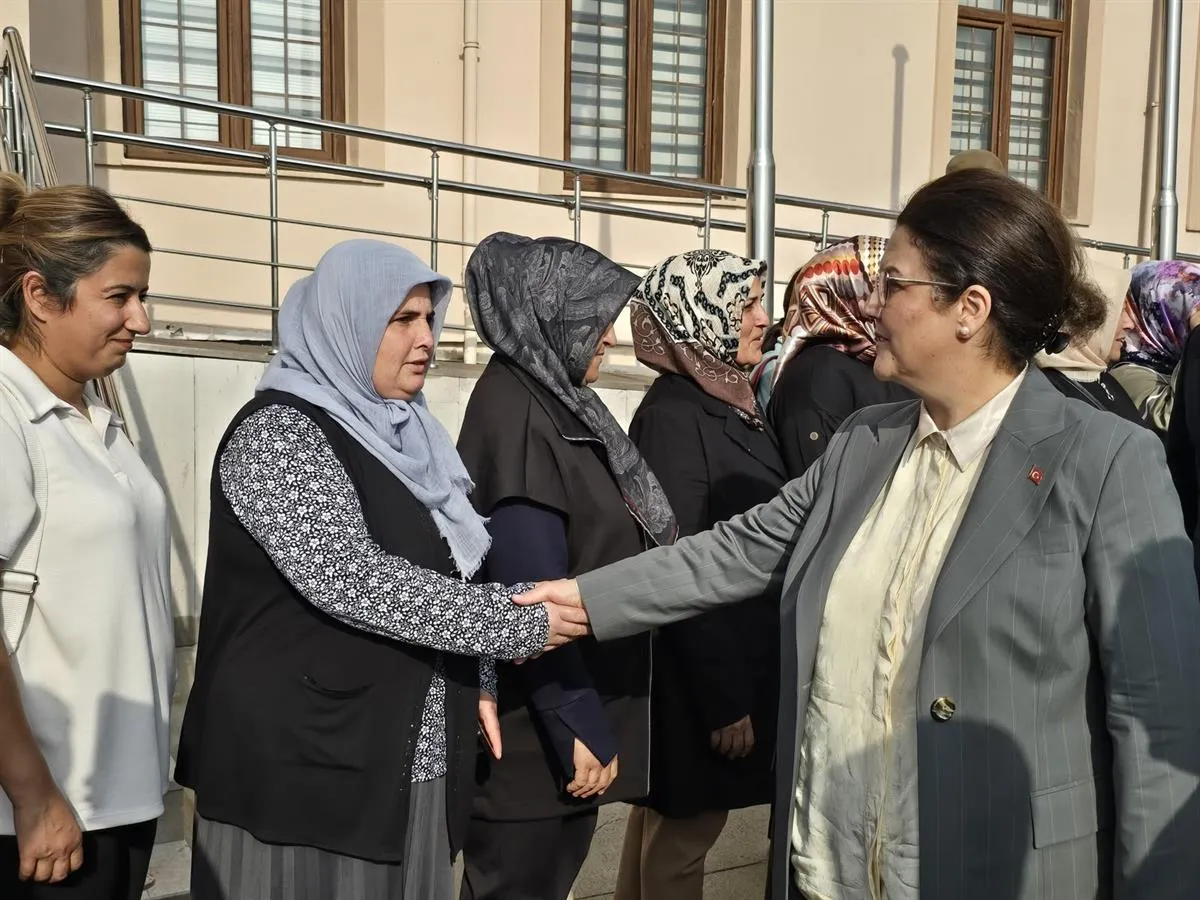 66. Hükümet Aile ve Sosyal Hizmetler Bakanı Yanık yeni Hükümet konağını ziyaret etti