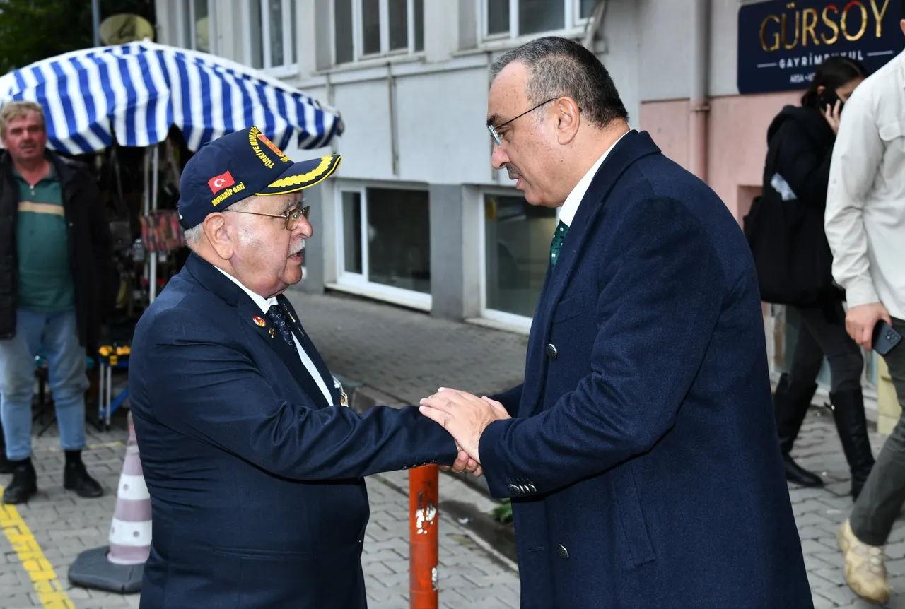 Vali Soytürk ve Kolordu Komutanı Alâ, Muharip Gaziler Derneğini ziyaret etti