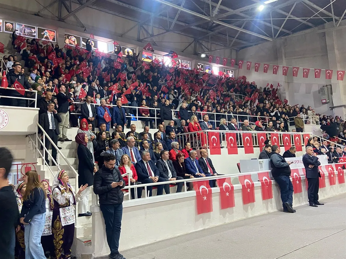 29 Ekim Cumhuriyet Bayramı yoğun katılımla kutlandı